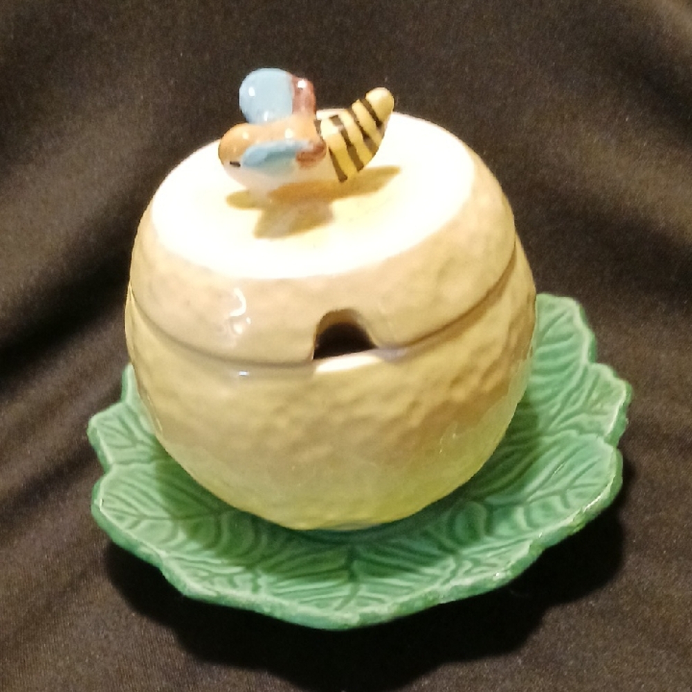 Ceramic Honey Pot with Bee Lid and Green Leaf Base By NIPPON 1980-90'S